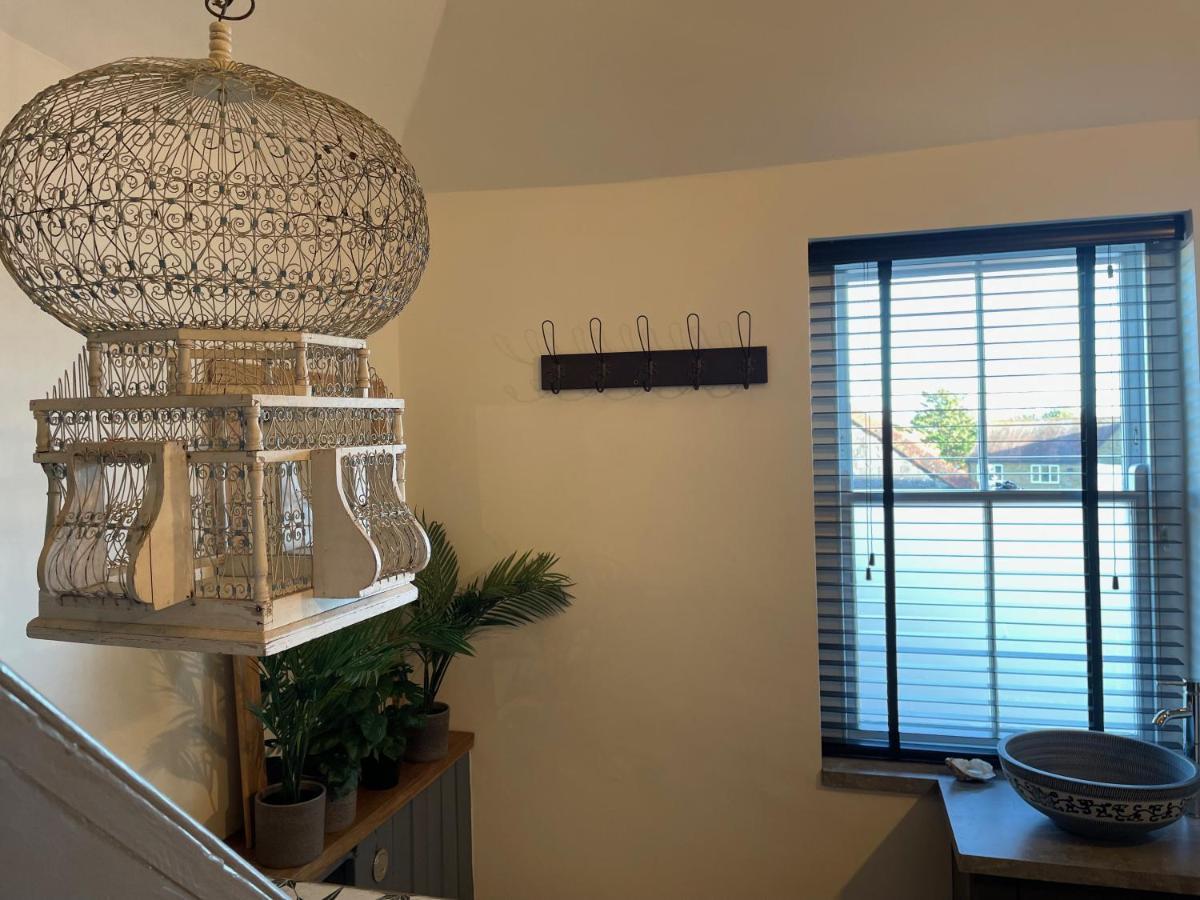 Fabulous Apartment Seconds From Beach By Whitstable-Holidays, Pudding Pan Extérieur photo